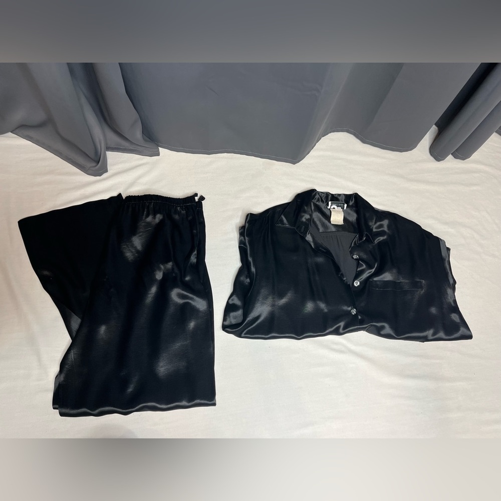 JF‎ silk like outfit.